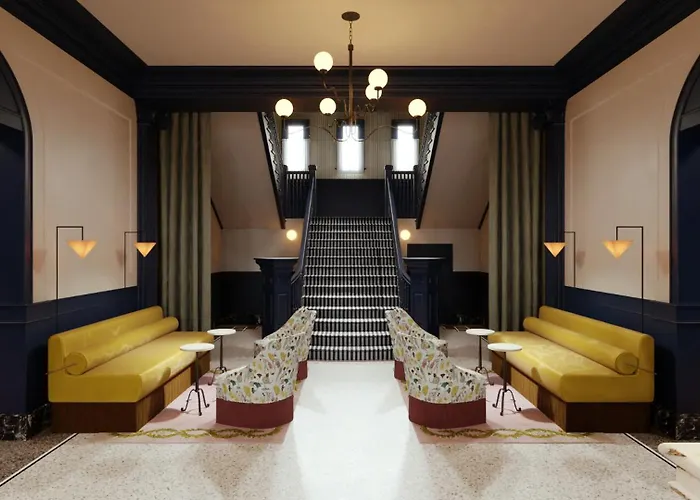 Marqueen Hotel